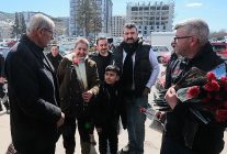 nevsehir belediyesi kadinlar gununde 5 bin cicek dagitti