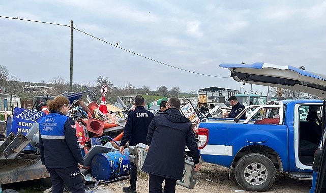 niluferde yaya yollari isgallerden arindirildi