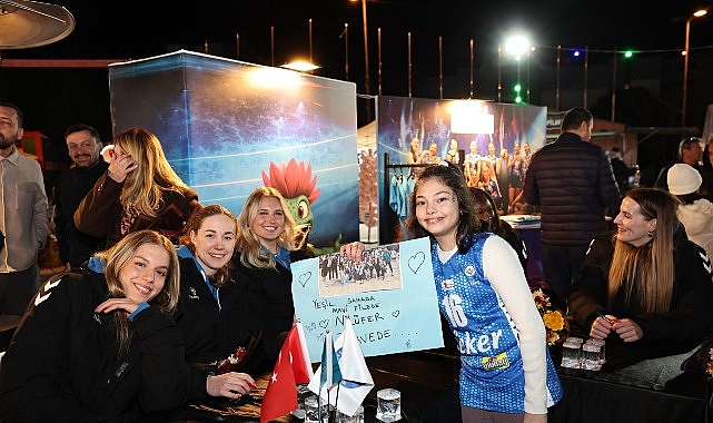 niluferin sultanlari 8 martta taraftariyla bulustu