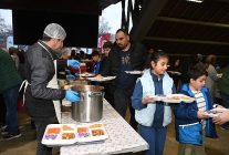 osmangazi belediyesi 1050 konutlarda birlik sofrasi kurdu