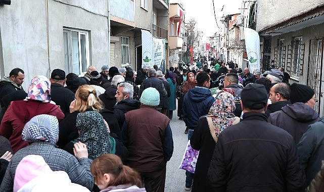 osmangazi belediyesinin iftar sofrasi dolup tasti