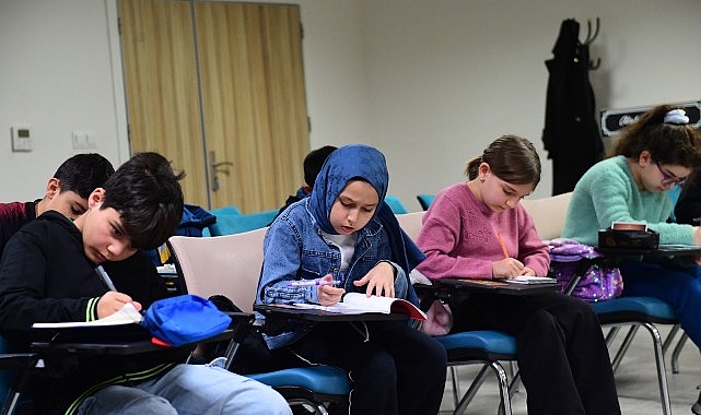 osmangazide kucuk yazarlardan buyuk adim