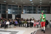 ovaakca karagoz ve sihirbazlik gosterisiyle senlendi