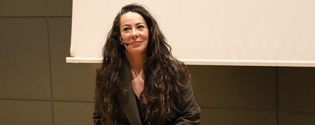 oyuncu zeynep ozyagcilar ile 8 marta ozel soylesi