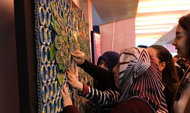 parmaklariyla beynin gorme merkezini kullanmayi basardi