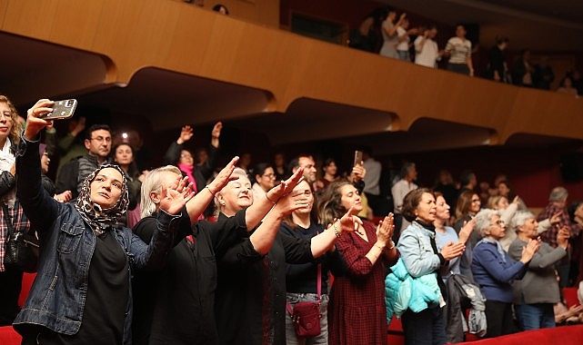 sezen aksu sarkilari konseri buyuk begeni topladi