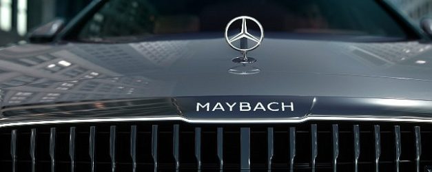 the art of arrival felsefesiyle maybach merakla beklenen the devil wears prada 2 filmine ikonik bir giris yapiyor