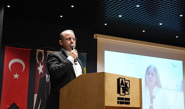 tip bayraminda saglik calisanlari ayni sofrada bulustu