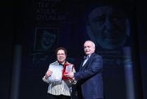 tiyatronun ceyrek asirlik yolculugu cankayada basladi