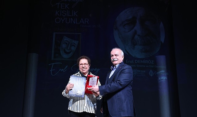 tiyatronun ceyrek asirlik yolculugu cankayada basladi