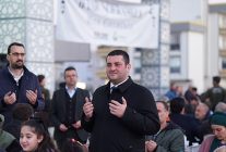 torbali belediyesinden ataturk mahallesinde ramazan sofrasi