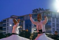 torbalida 3 bin kisi ayni sofrada oruc acti