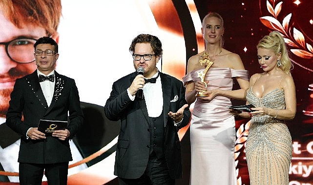 turkiyenin en basarili opera sanatcisi tenor sedat can oztoprak