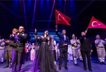 uyan memet canakkale ruhunu sahneye tasidi