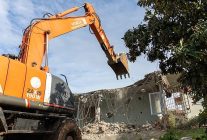 vatandas istedi yenisehir belediyesi yikti