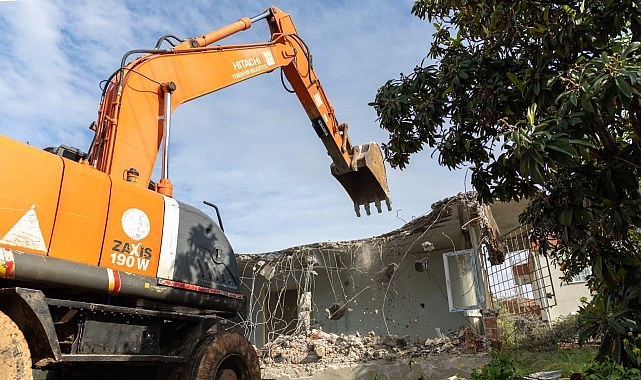 vatandas istedi yenisehir belediyesi yikti