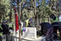 yogun yagislarin ardindan sehitliklerde hummali calisma