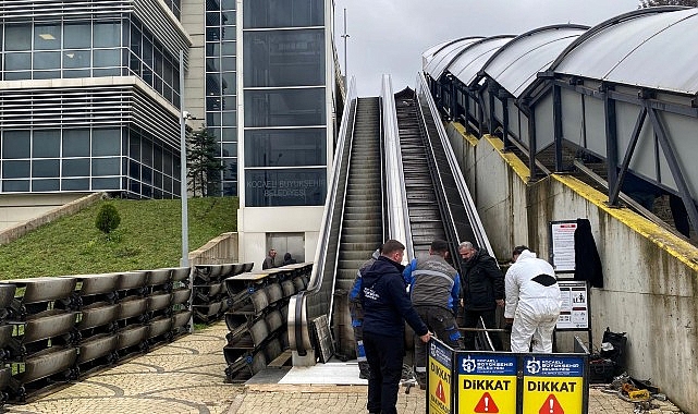 yuruyen merdivenler saat gibi isliyor