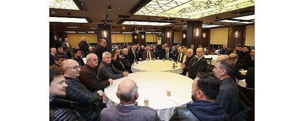 ziraatcilar baskan buyukakini cay icmeden birakmadi