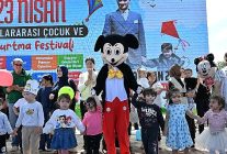 23 nisan cocuk ve ucurtma festivali bayram coskusuyla yasaniyor