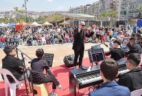 23 nisan coskusu konaktan yayildi cocuk senligine yogun ilgi