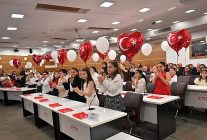 23 nisan ruhu bornovada cocuklarin sesiyle yukseldi