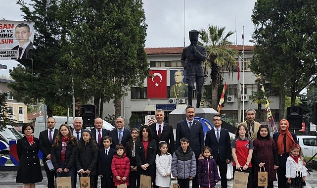 23 nisan ulusal egemenlik ve cocuk bayrami golcukte torenle kutlandi