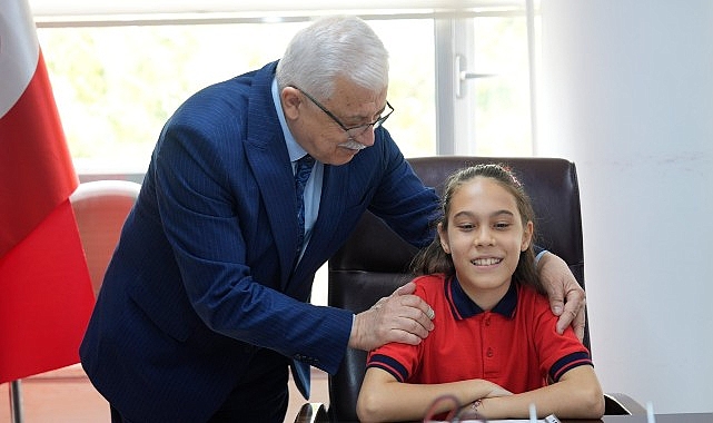 23 nisanda koltuk cocuklara emanet