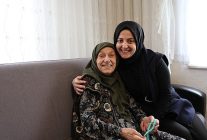 92 yasindaki neriman teyzeye duygu dolu dogum gunu surprizi