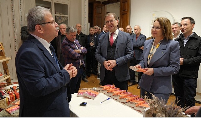 acarin kaleme aldigi kocaeli kandira halk kulturu kitabi tanitildi manavlarin kultur hafizasi bu kitapta toplandi