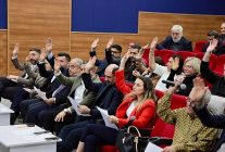 aliaga belediyesi nisan meclisi toplaniyor