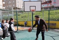 bagcilar belediyesi ilceyi spor sahalariyla donatiyor