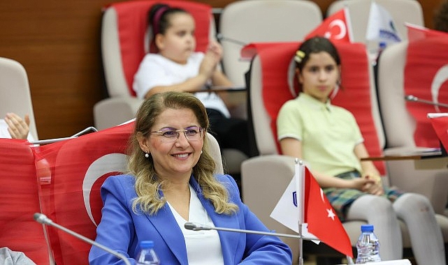 bakirkoy belediyesi cocuk meclisinden 23 nisan ozel oturumu