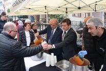 baskan aydinin cuma duragi muradiye mahallesi oldu