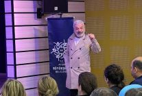 baskan cercioglu didim ve nazillide vatandaslari tiyatroyla bulusturdu