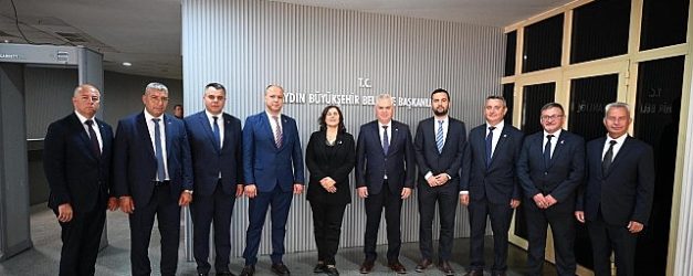 baskan cerciogluna kusadasi soforler ve otomobilciler esnaf odasindan ziyaret