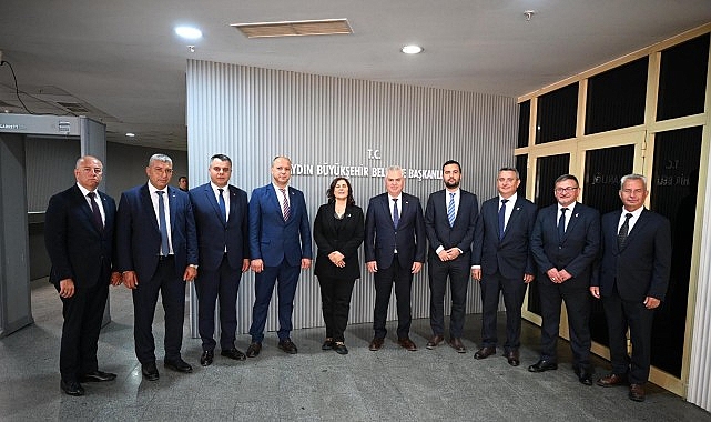 baskan cerciogluna kusadasi soforler ve otomobilciler esnaf odasindan ziyaret