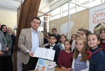 baskan erkan aydin bursa 23 kitap fuarinda cocuk yazarlarla bulustu