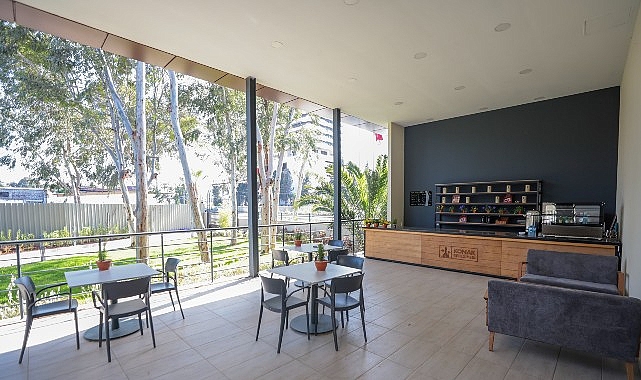 baskan mutlu ferdi zeyrek genclik merkezinde genclerle bulustu