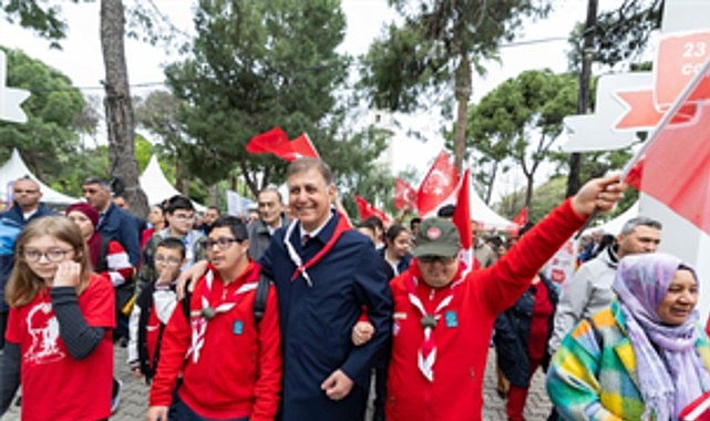 baskan tugay cocuklarla 23 nisan coskusunu paylasti