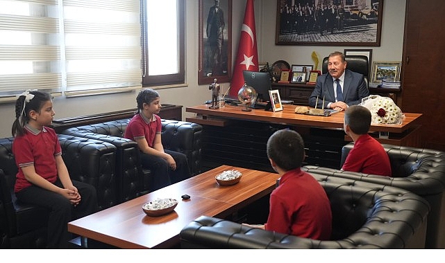 baskanlik koltuguna mehmet emir yigit oturdu