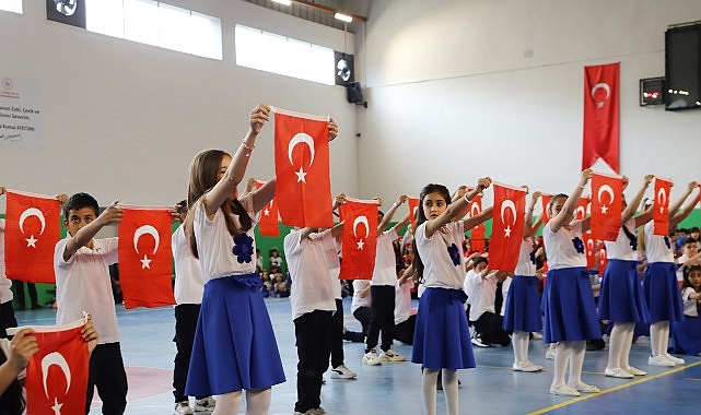 bayindirda 23 nisan coskusu gelecegin baskanlari makami devraldi