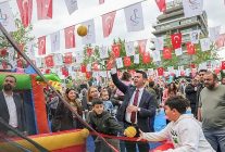 bayraklida 23 nisan bir hafta boyunca spor kultur ve etkinliklerle yasandi