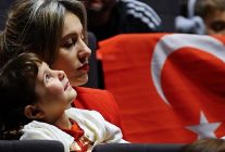 beylikduzunde 23 nisan coskusu miniklerin gosterileriyle basladi