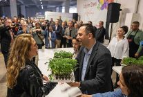 bornovada topraga can ureticiye destek