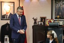 bucada baskanlik koltugu adasuya emanet edildi