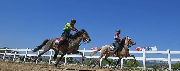 bursanin fethinin 700uncu yilinda rahvan at yarislari heyecani