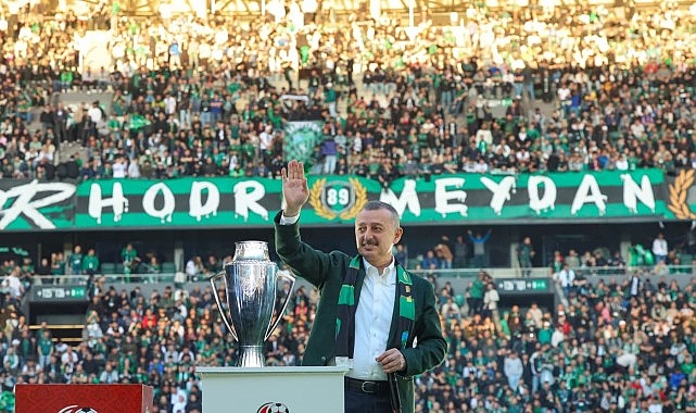 buyukakin kocaelisporun 60 yilini kutladi