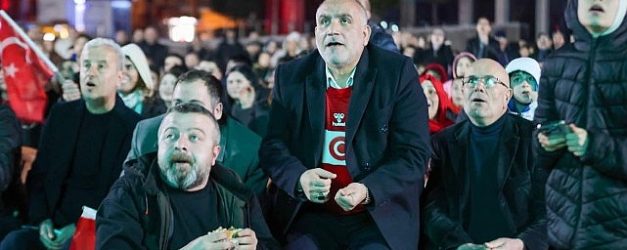 canikte tribun ruhu meydana tasindi dev ekranla milli mac coskusu yasandi