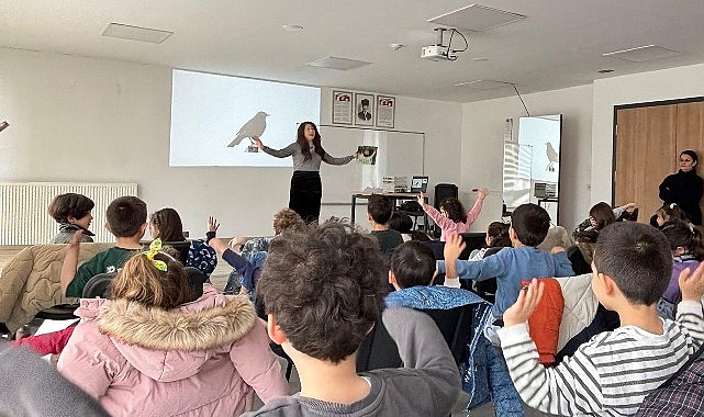 cankayada kitapla dolu gecen kutuphane haftasi